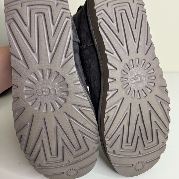 Like new UGGS - Picture 5 of 6